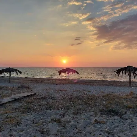 Lotus 4 * Almiros Beach